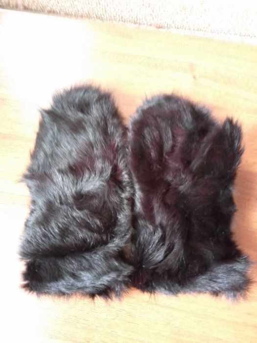 Меховые варежки -козлик