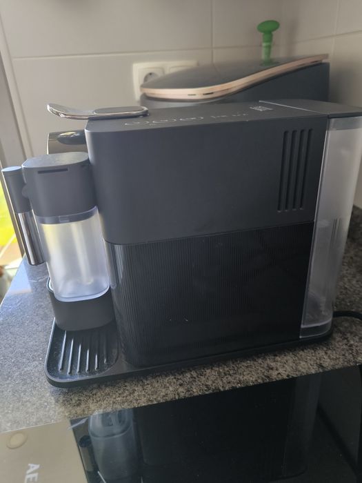 Máquina de Café DeLonghi Nespresso