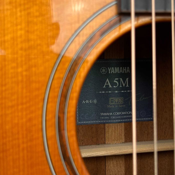 Gitara YAMAHA A5M ARE VN + Pokrowiec + Stroik + Dekiel Komplet Baterii