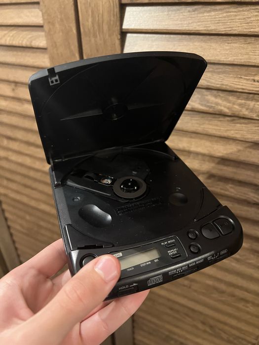 CD-плеєр Sony Discman D-121 + оригінальний БЖ (Гарний стан)
