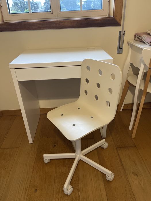 Cama solteiro Slakt + secretaria e cadeira