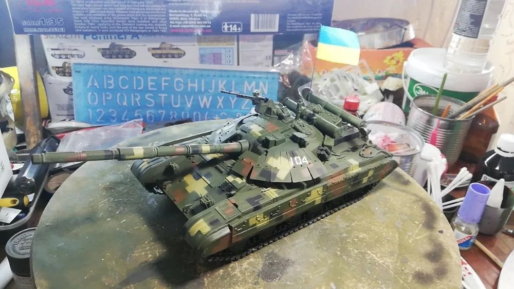 Модель танка Т-64БМ БУЛАТ 1/35 в наличии