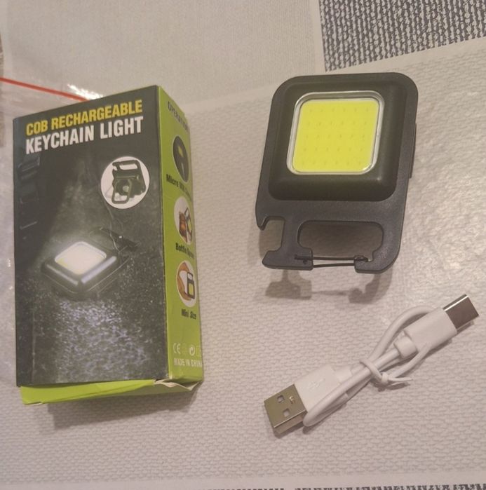 Фонарик брелок маленький.