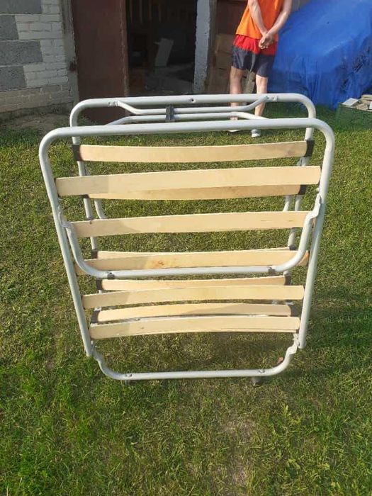 Łóżko polowe 90z190 na kółkach