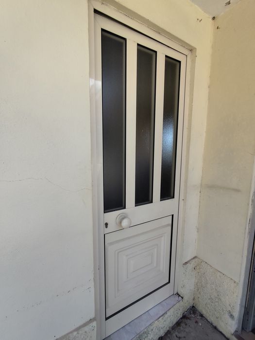 Vendo Porta e Janelas POR MELHOR PROPOSTA