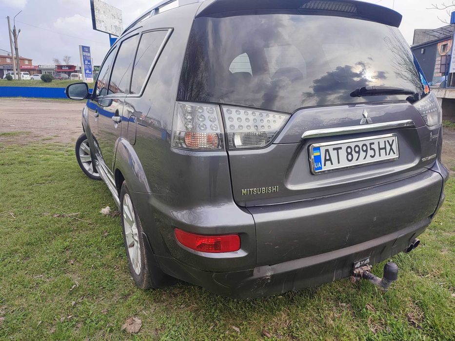 Міцубісі аутлендер