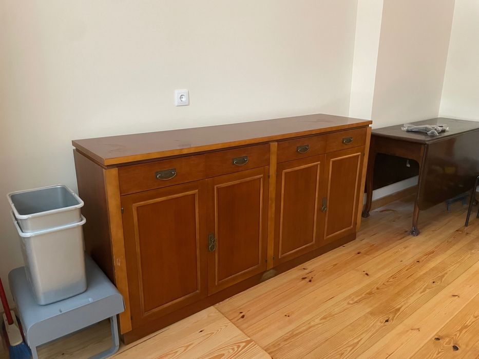 Mesa cadeiras e aparador cerejeira