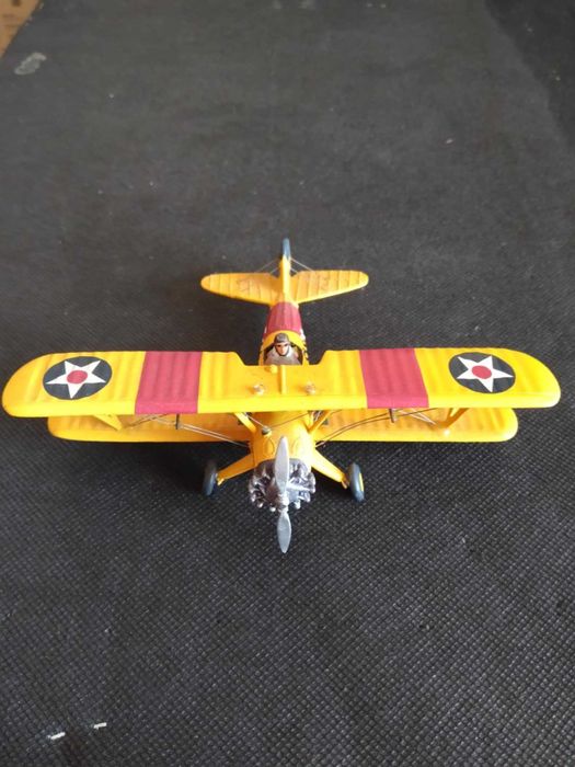 Avião em Ferro de Guerra.