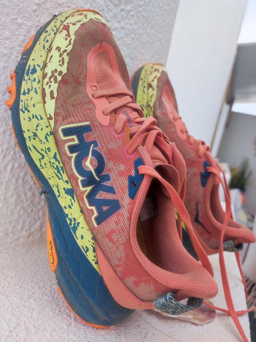 Vendo Sapatilhas Hoka Speedgoat 6