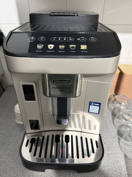 Maquina cafe Delonghi magnifica evo automatica