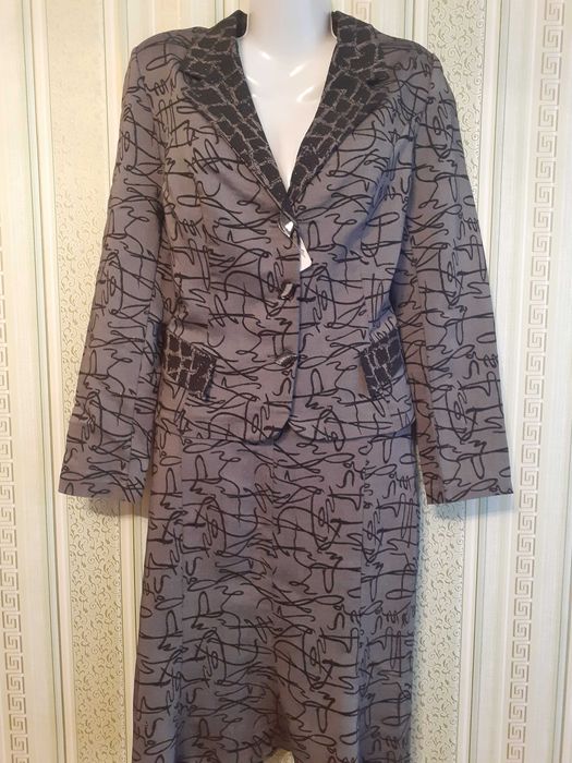 Костюм зі спідницею. Новий. 50 розм.