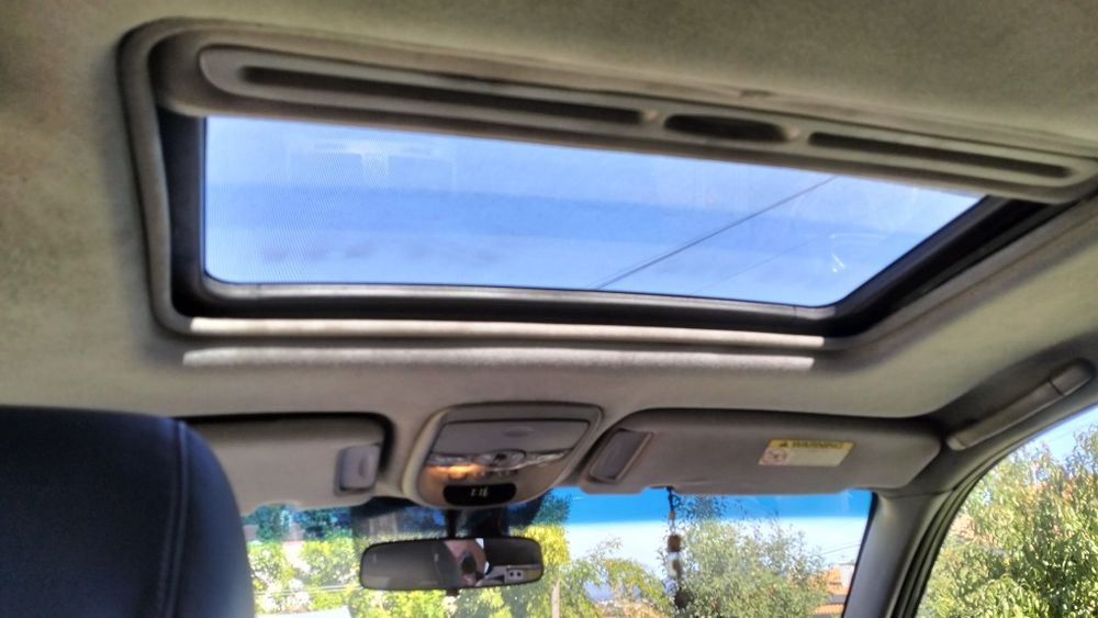 Kia Carnival EX top