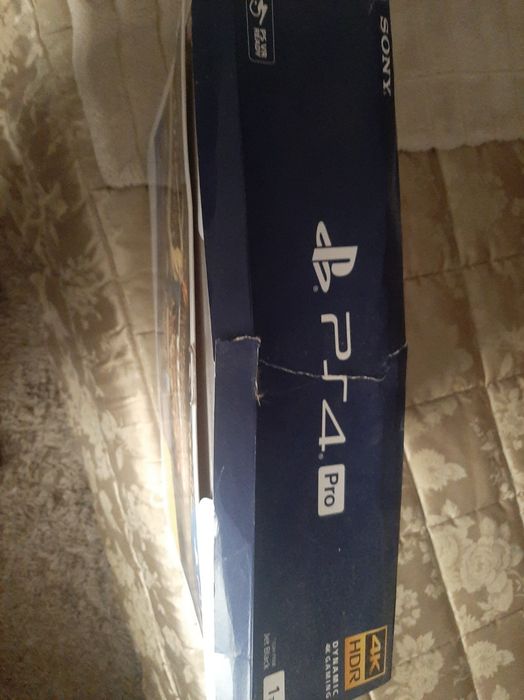 Playstation 4 Pro 1 Tb+ jogos+acessórios