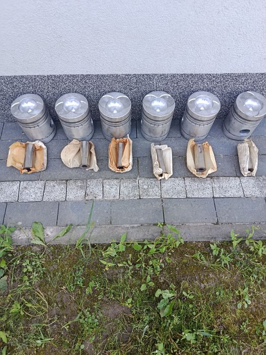 Tłoki do ciężarówki jelcz