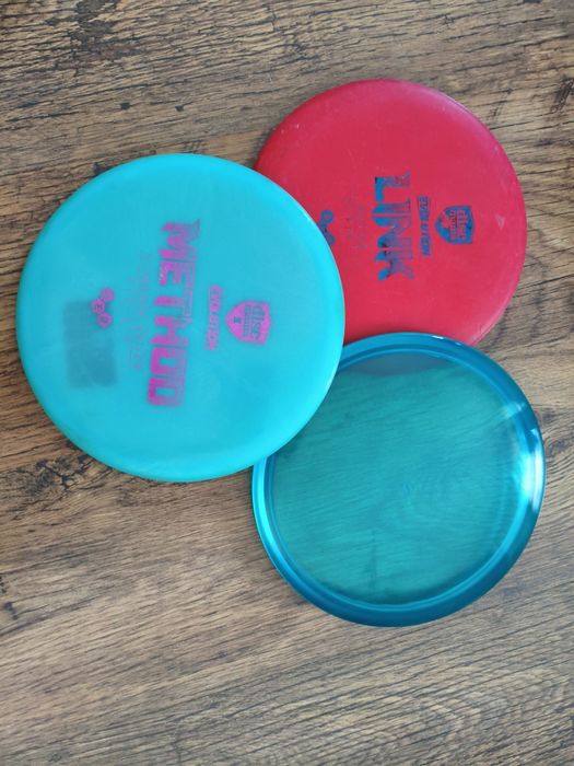 Trzy dyski do discgolfa starter pack dla zaczynających grę