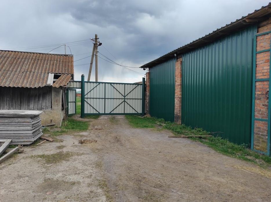 Продаж ферми. Траса Київ Рівне. Житомир. Можна під виробництво.
