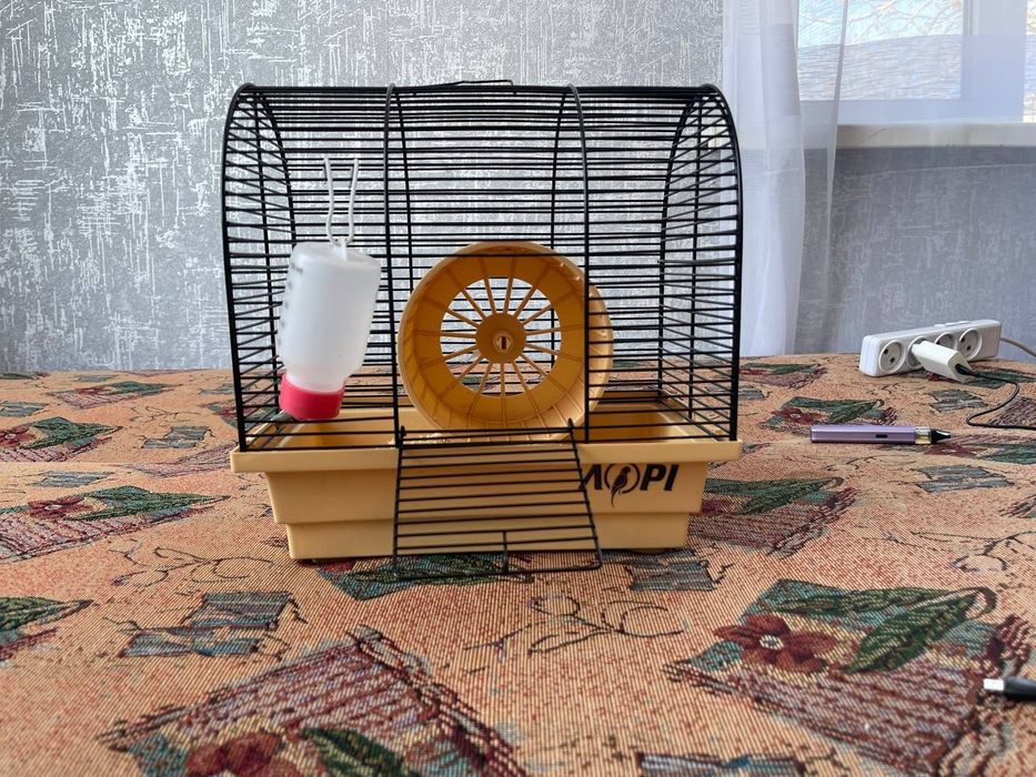 Продам клетку для хомяков