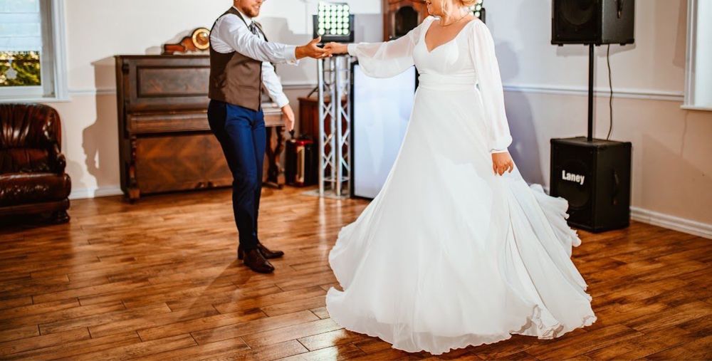 Suknia ślubna r. 38