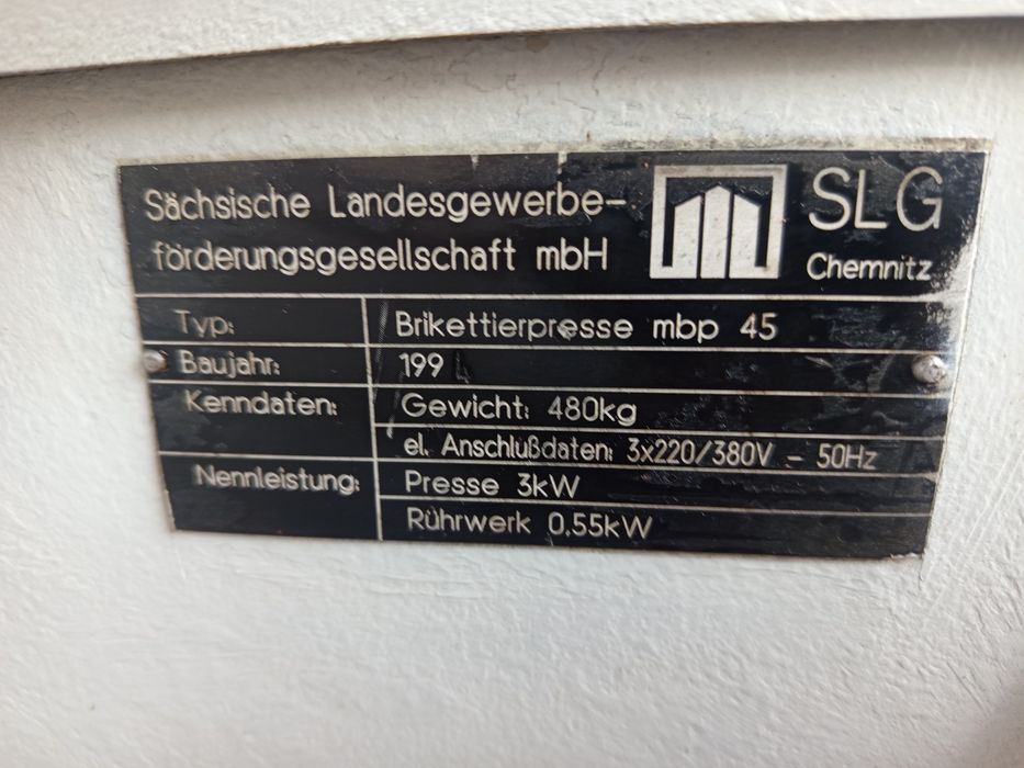 Брикетувальна установка від німецької компанії SLG Chemnitz