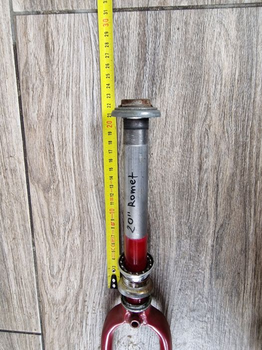 Widelec rowerowy przedni sztywny Romet 20 cali