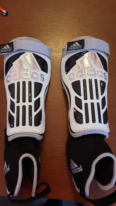 Ochraniacze na piszczele Adidas