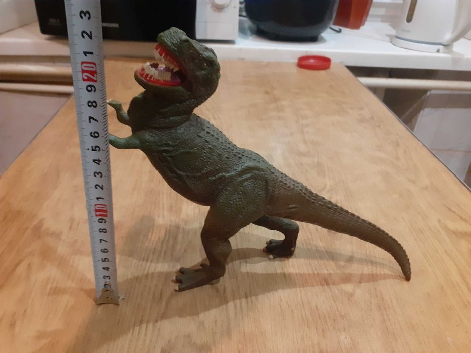 Фигурка динозавра коллекционная