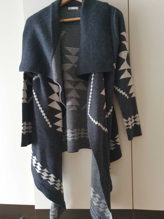 Ciepły nowy sweterek/kardigan Cubus w rozmiarze XS