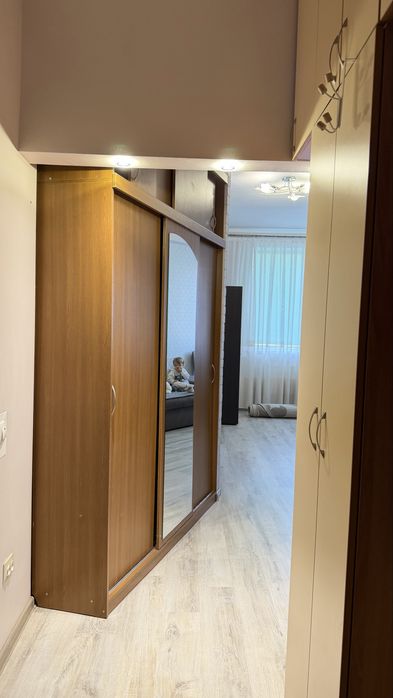 Продам 1 кім з ремонтом і меблями