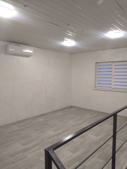 Оренда Магазину другий поверх частина першого