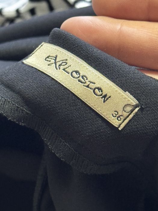 Жіночий святковий комбінезон з пірʼям 36р.