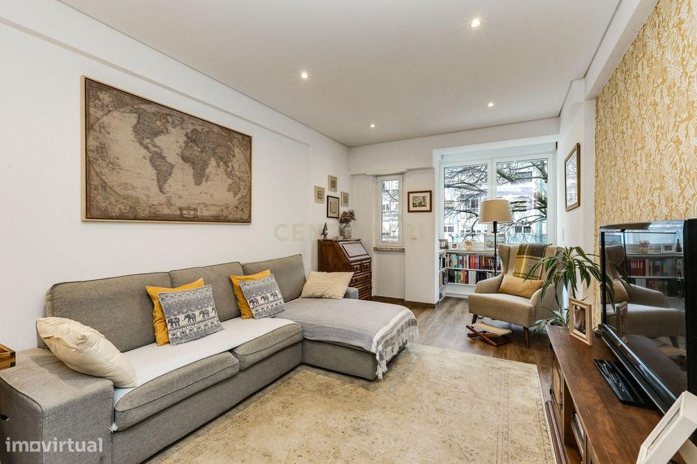 Apartamento  T4 transformado em T3 totalmente remodelado