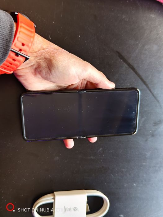Troco/Vendo Motorola Rarz 60 ultra 512gb com cabo!