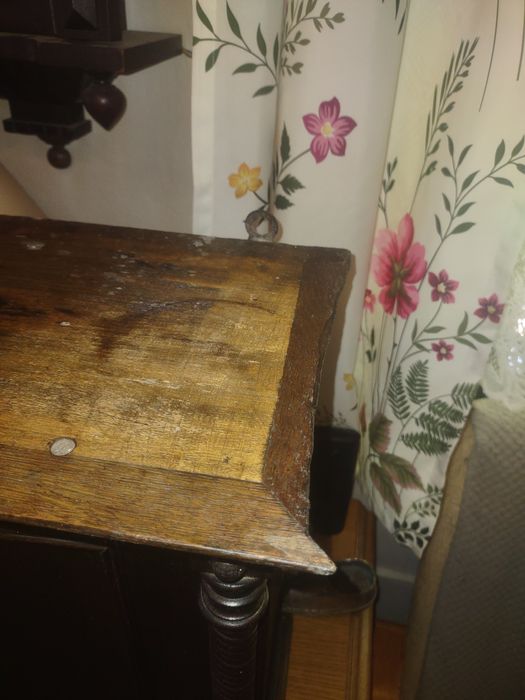 Stara przedwojenna szafka -apteczka domowa