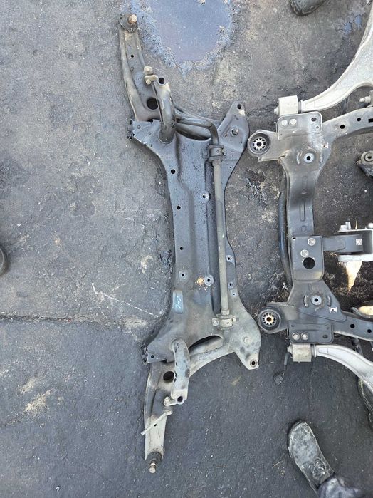 CITROEN C-CROSSER Kpl wahacze drążek sanki wózek pod silnik kołyska