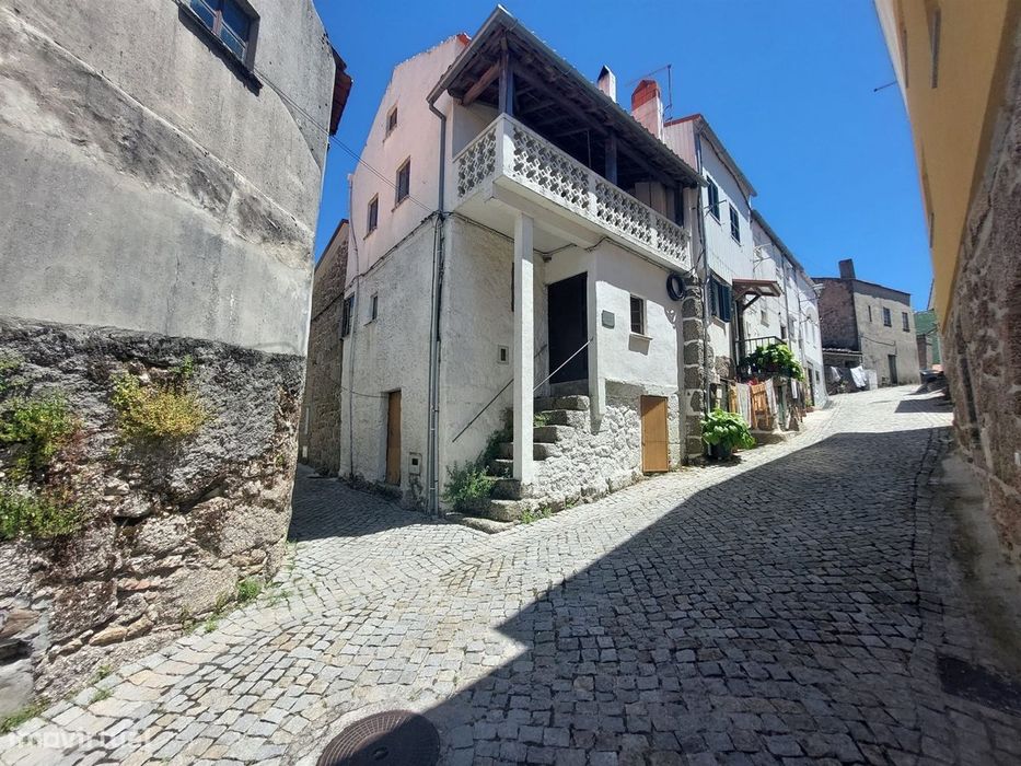 Moradia para Restaurar T2 Venda em Sabugueiro,Seia — Sabugueiro, Guarda