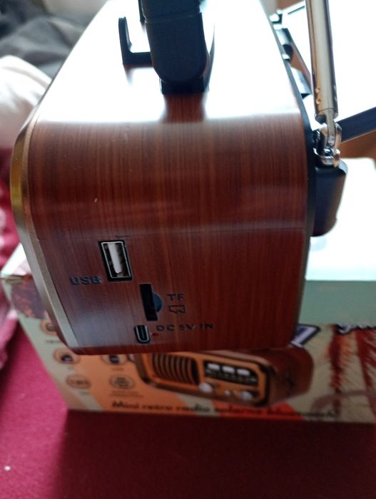 Radio retro.bluetooth.usb.solar