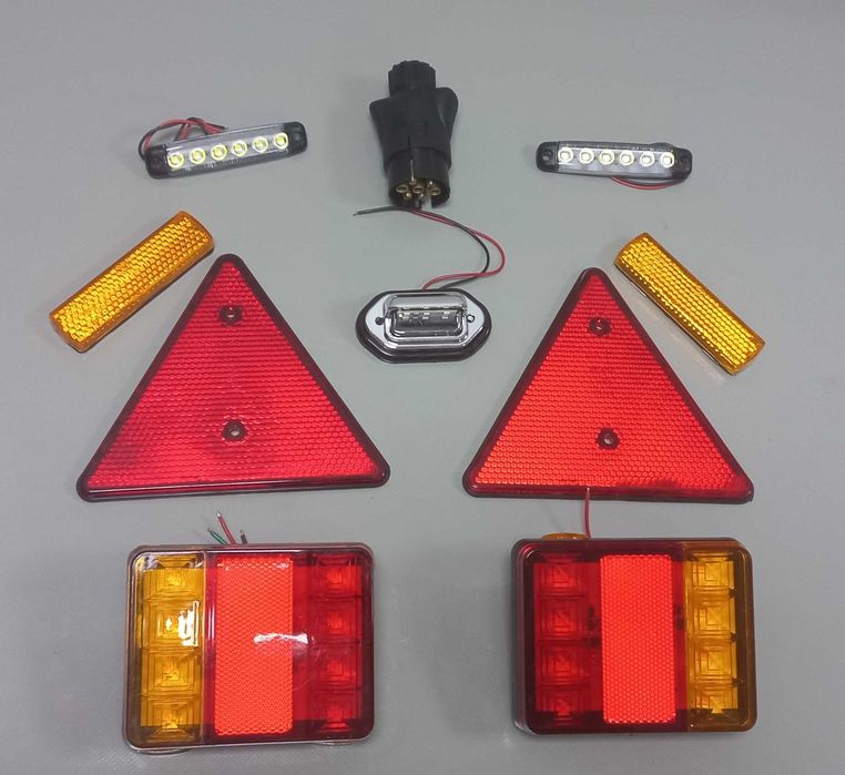 Комплект ліхтарів на легковий причіп LED