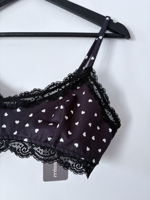 nieusztywniany biustonosz w serca missguided