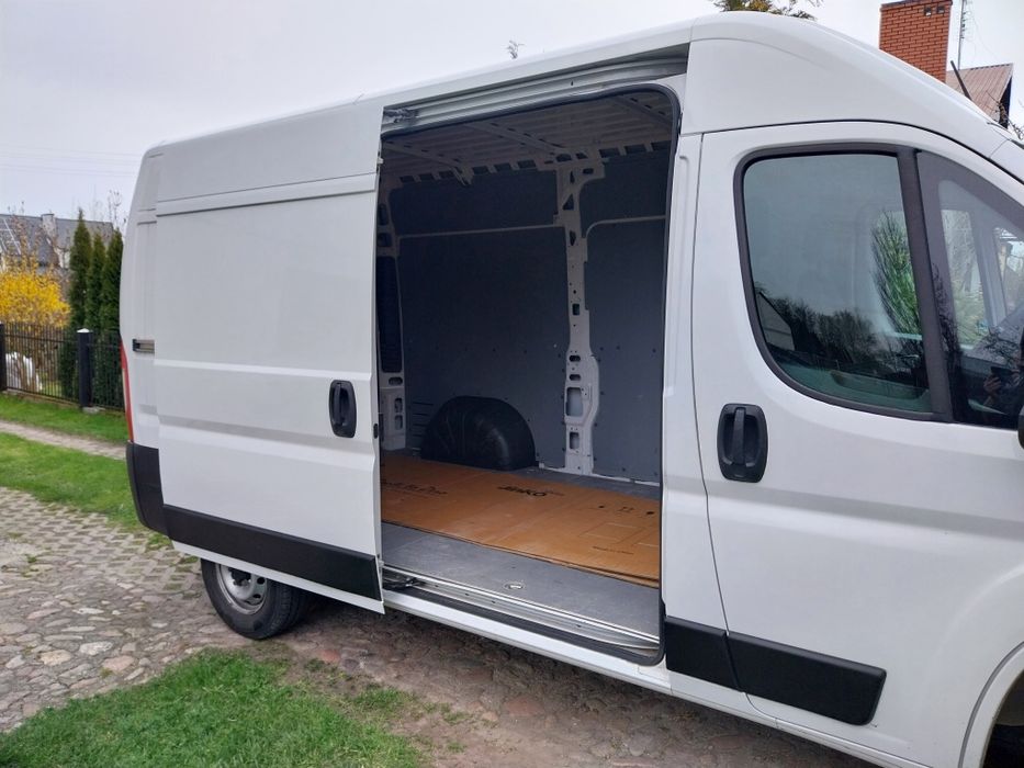 Przeprowadzki ,przewóz rzeczy ,towarów..