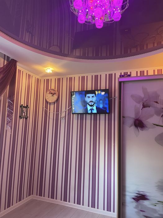 Здам подобово 2к квартиру на Кресі. СВІТЛО НЕ ВИМИКАЮТЬ!