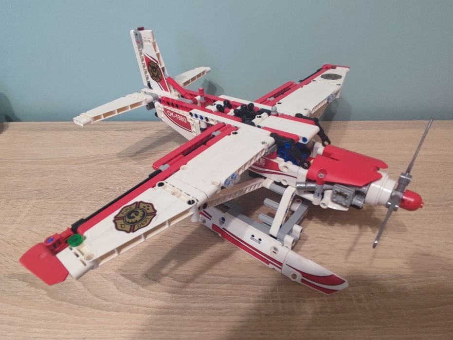 LEGO® 42040 Technic - Samolot strażacki