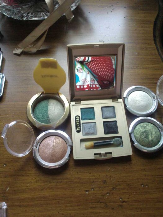 Компактные Тени для век, румяна, карандаши, новые и б/у, недорого