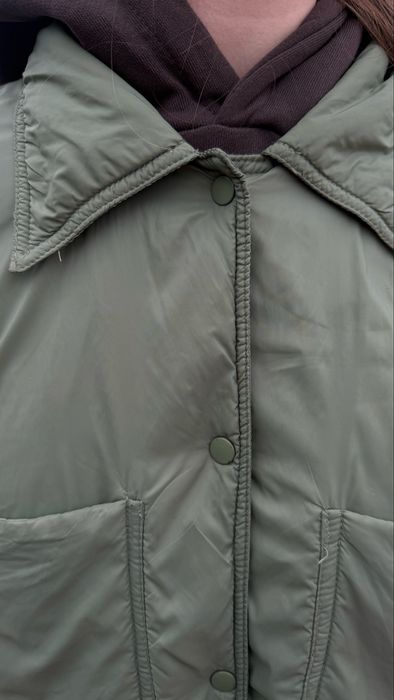 Куртка Zara  між. Сезонна в ганому стані  s/M