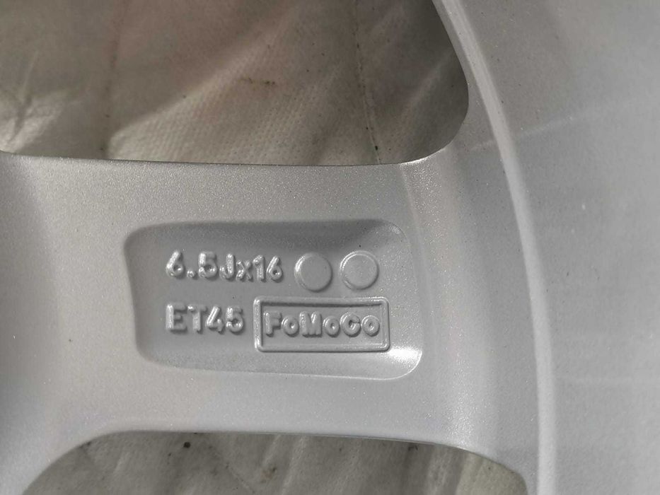 4x koła zimowe Ford Puma 205/65R16 zima nowe