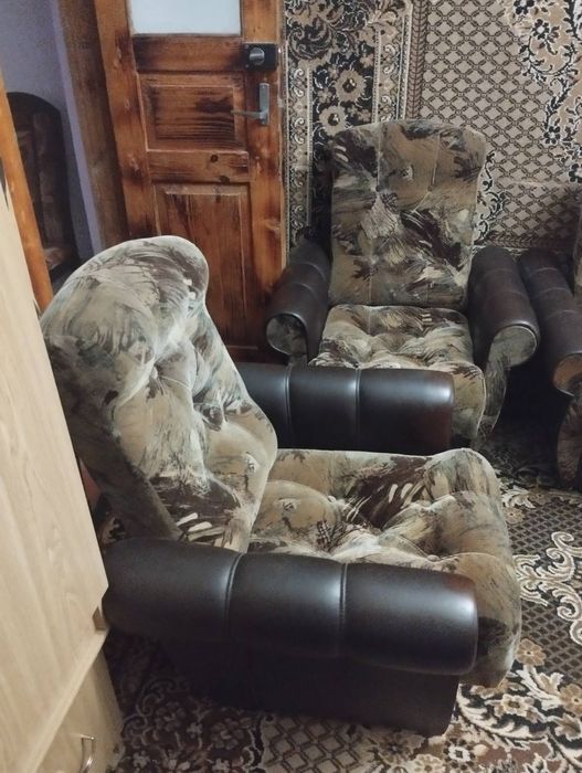 Продам м'які крісла.