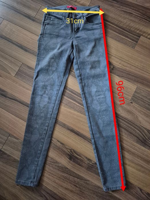 Jeansy Guess 24.