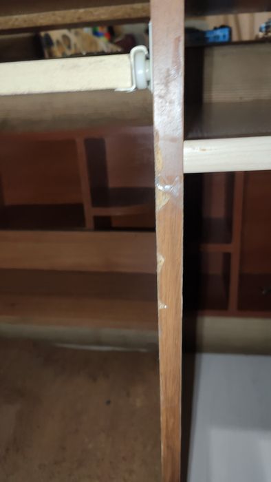 Комп'ютерний стіл