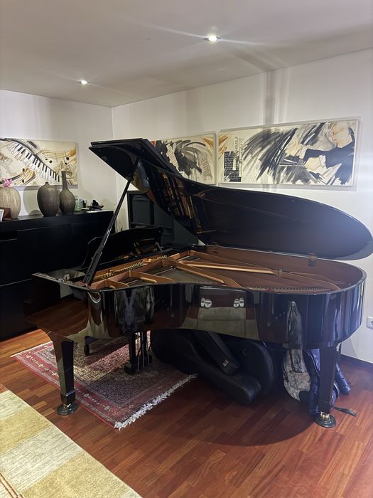 Piano Yamaha C5 para aluguer