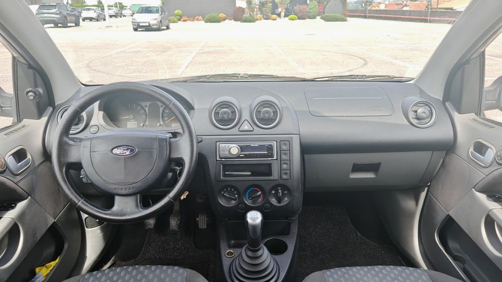 Ford Fiesta ano 2004