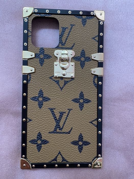 LV Capa iPhone 11 Pro - camel com letras pretas (nova)63825214535555123